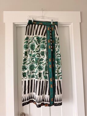 Mo Maya Hand Painted Skirt NWT size M/L